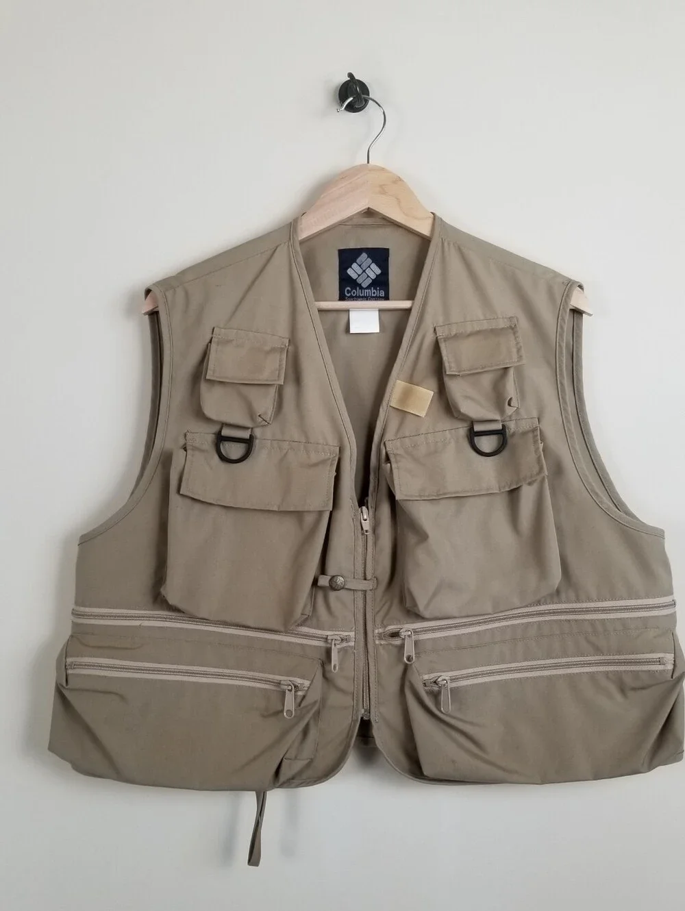 Columbia Fishing Vest Chest 44-45 Large?